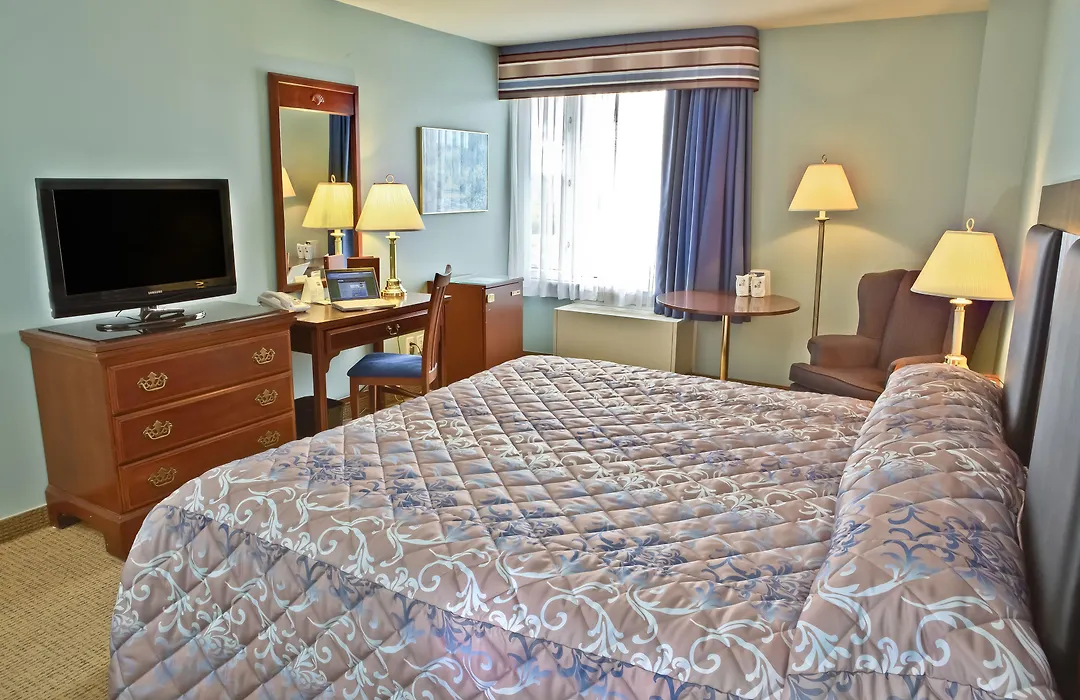 Chateau Repotel Duplessis Airport-1